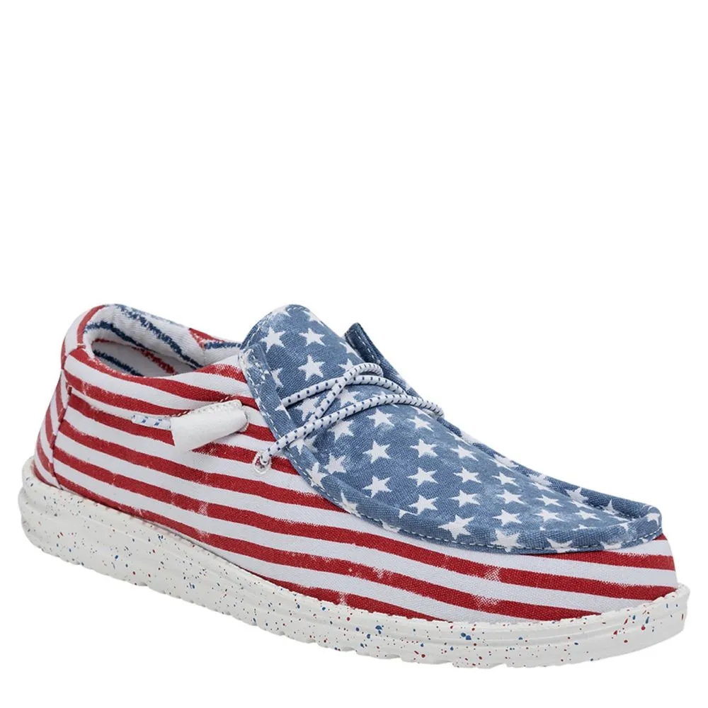 MENS WALLY AMERICANA SLIP ON SNEAKER HEYDUDE