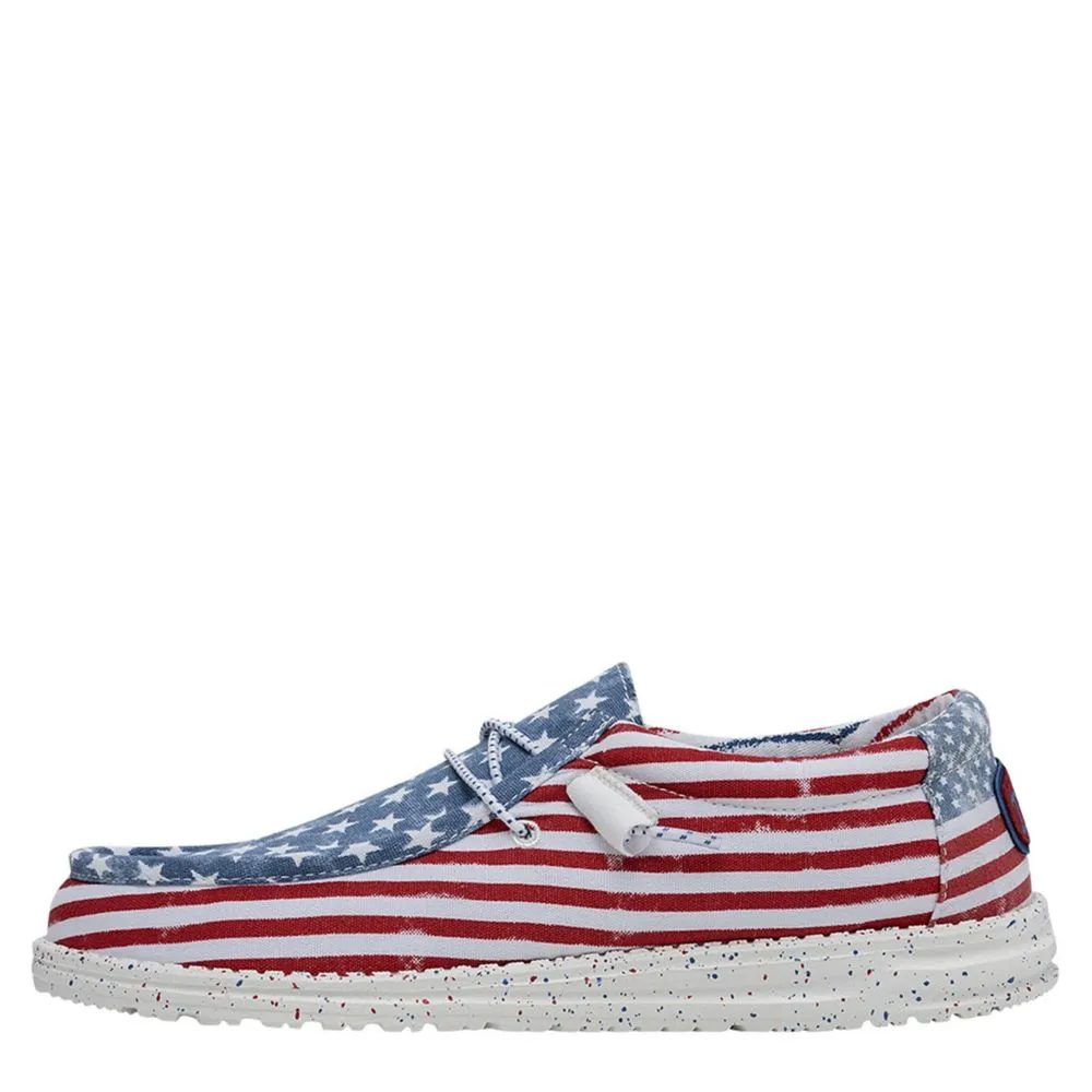 MENS WALLY AMERICANA SLIP ON SNEAKER HEYDUDE