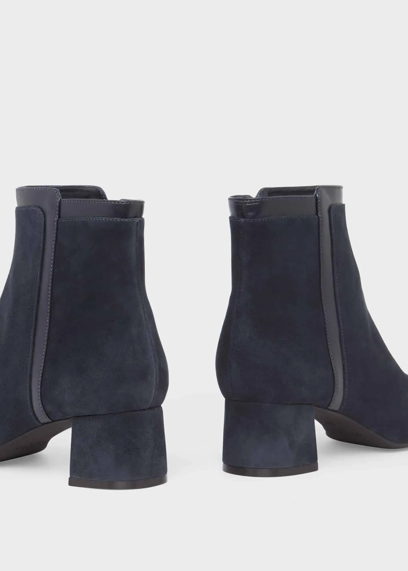 Iro Suede Ankle Boots -> Stylish Suede Ankle Boots