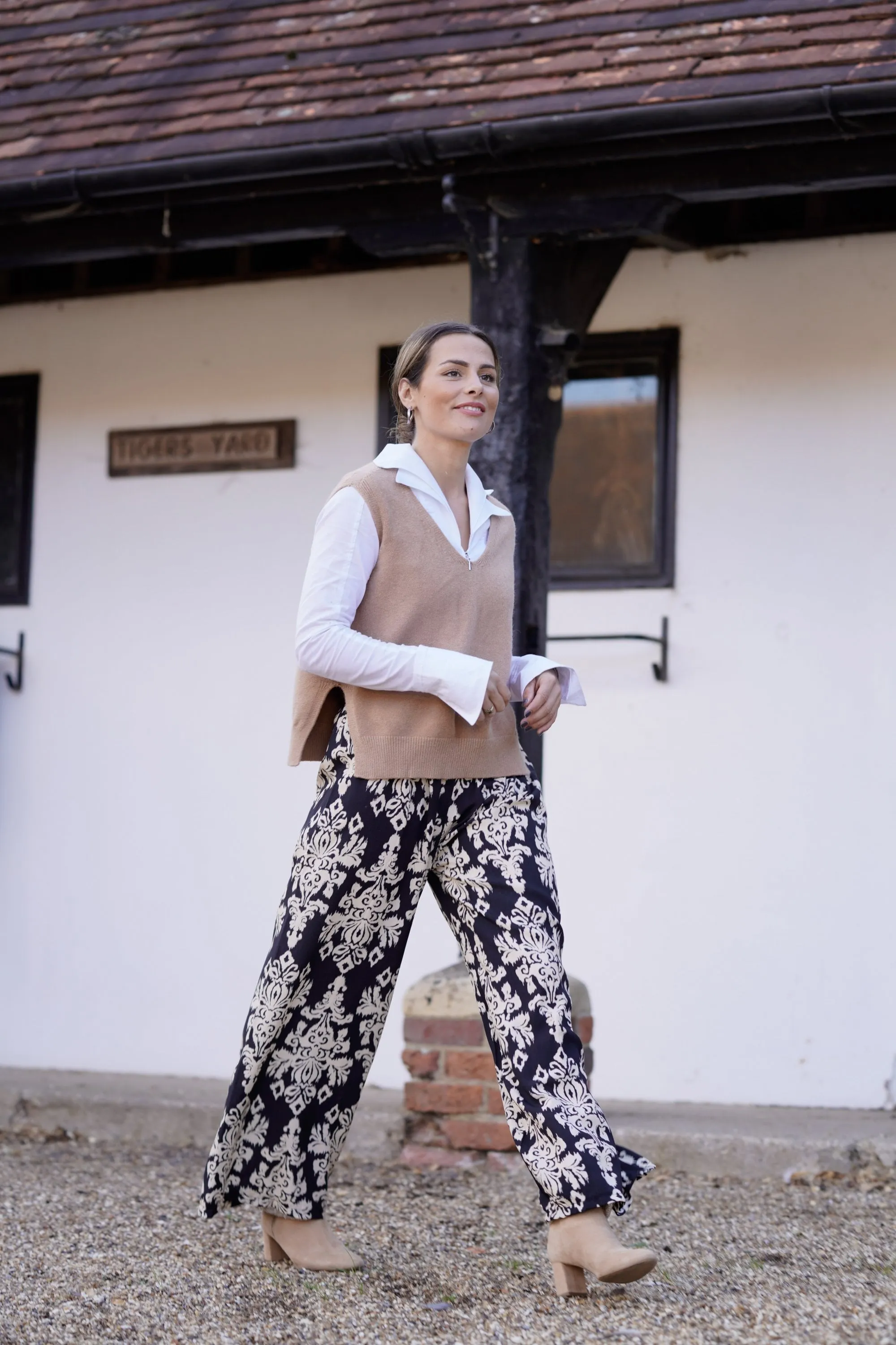 Jen Elegant Damask Print Pants