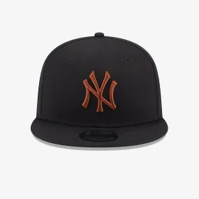 New York Yankees Black Snapback Cap - Essential League Collection 