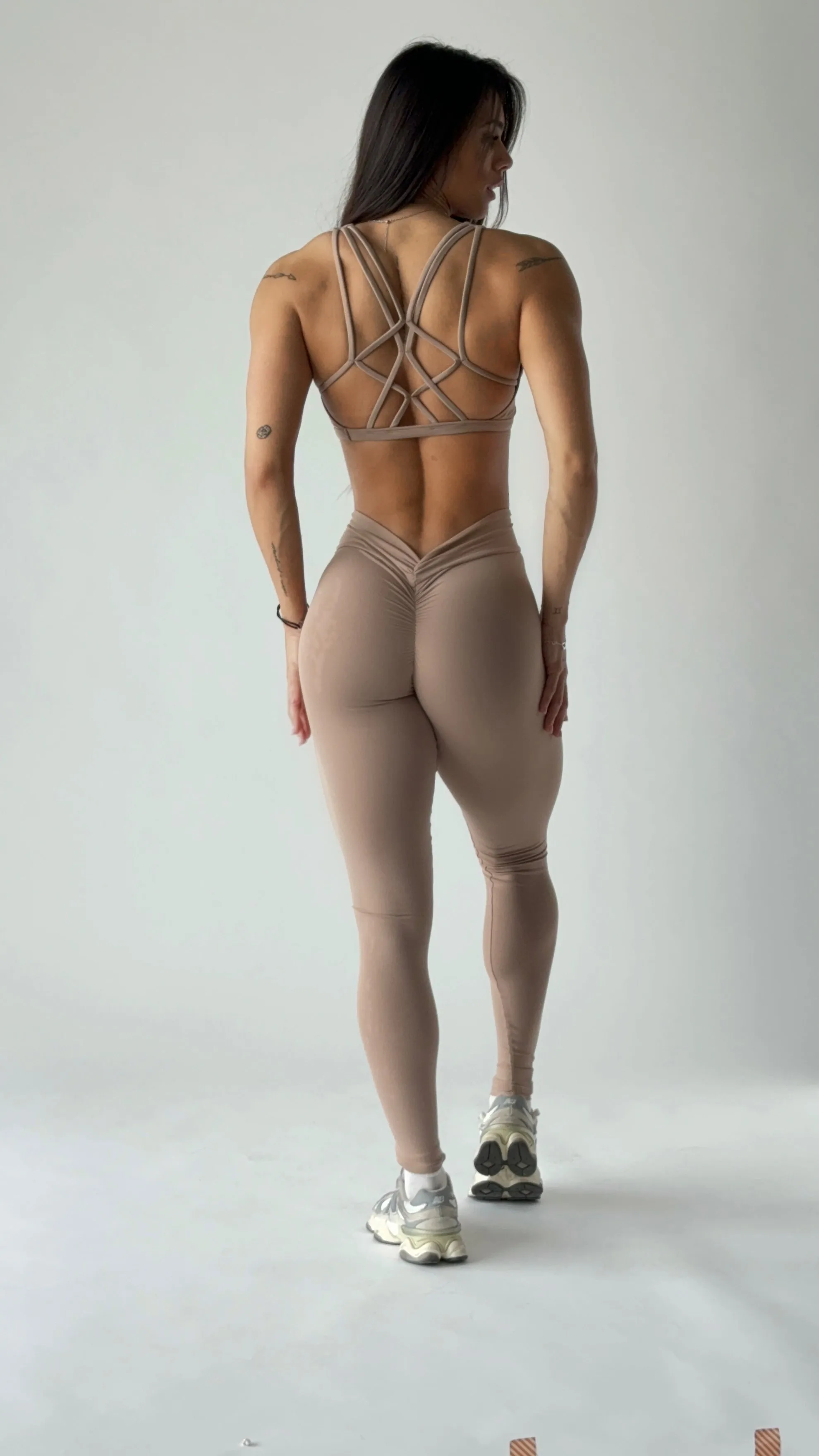 Nude V Cut Leggings with Butt Scrunch Detail